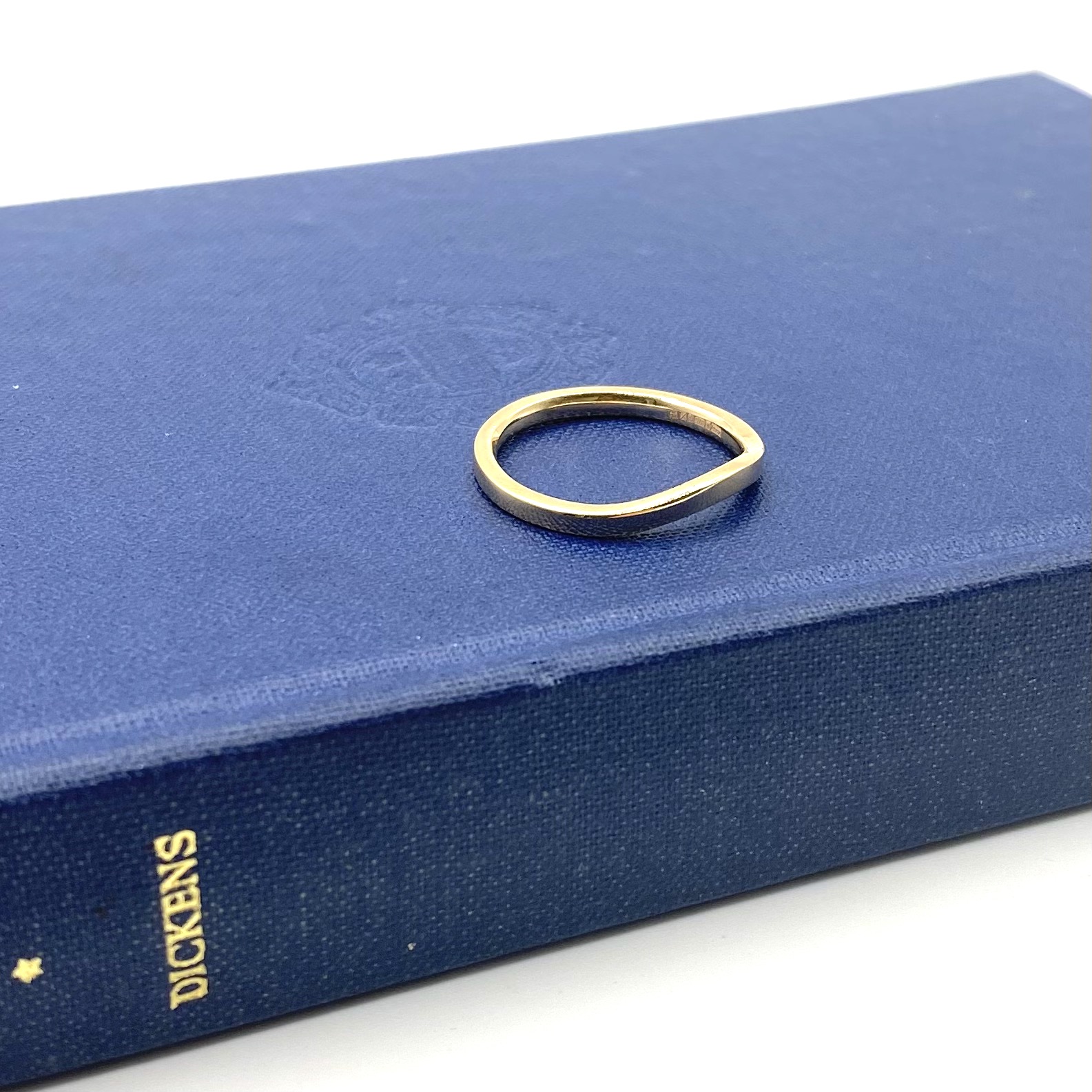 Fitted Gold Ring Book
