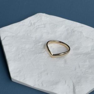 Wishbone Style Wedding Band - 9 Carat Yellow Gold - Size Q